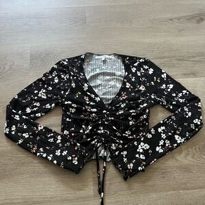 Floral print cropped long sleeve